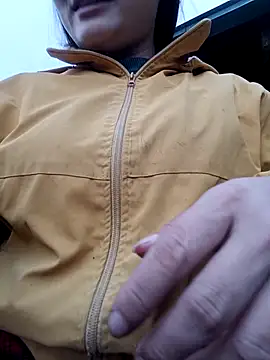 Snapshot of yoyo-mi chatting on February 14, 2026, 10:15 am yoyo-mi online show from February 14, 2026, 10:15 am