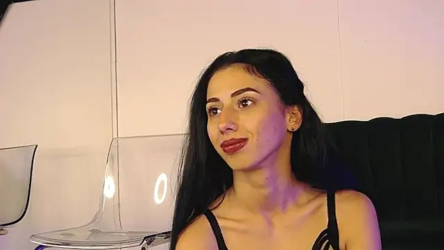 Snapshot of RebbeccaRay chatting on November 19, 2025, 8:09 pm RebbeccaRay online show from November 19, 2025, 8:09 pm