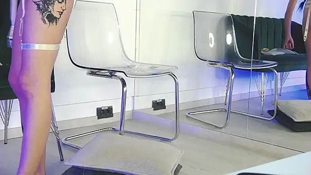 Snapshot of RebbeccaRay chatting on December 15, 2025, 8:03 pm RebbeccaRay online show from December 15, 2025, 8:03 pm