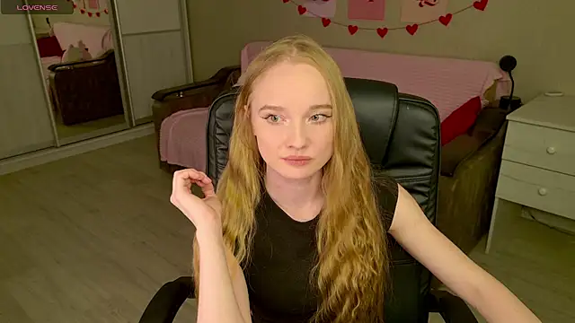 Snapshot of Shawty_Mia chatting on November 30, 2025, 7:03 pm Shawty Mia online show from November 30, 2025, 7:03 pm