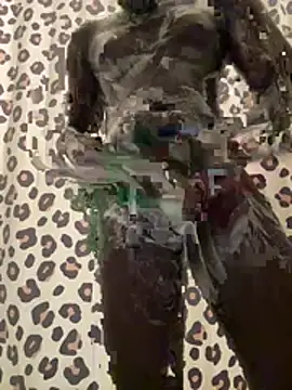 Snapshot of beaucouphethf chatting on February 10, 2026, 12:48 pm beaucouphethf online show from February 10, 2026, 12:48 pm