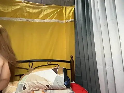 kierra fox online show from March 10, 2026, 2:37 am