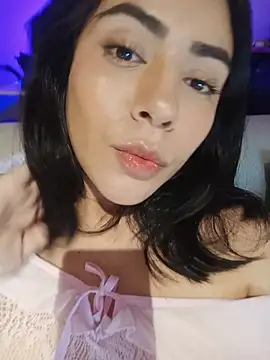 Sara-215 online show from April 15, 2026, 5:35 am