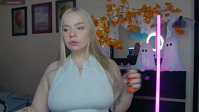 LisaCandy1 online show from October 30, 2025, 7:50 am