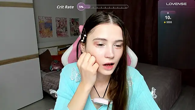 Snapshot of Hana_Flo_ chatting on December 4, 2025, 2:16 pm Hana Flo online show from December 4, 2025, 2:16 pm