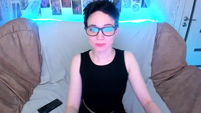 Snapshot of ErickaFetish chatting on December 17, 2025, 11:48 am ErickaFetish online show from December 17, 2025, 11:48 am