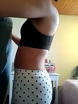 Snapshot of Skay_bluee chatting on November 21, 2025, 1:32 pm Skay bluee online show from November 21, 2025, 1:32 pm