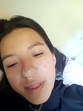 Snapshot of Skay_bluee chatting on November 24, 2025, 6:08 pm Skay bluee online show from November 24, 2025, 6:08 pm