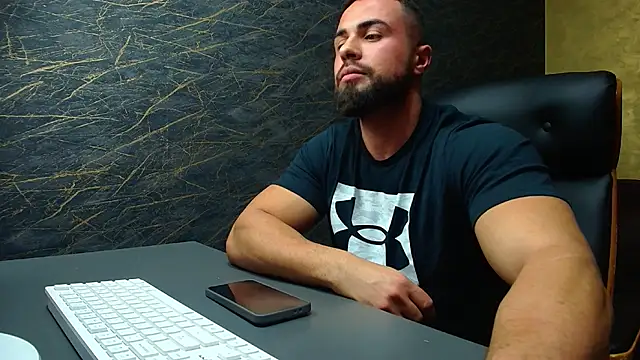 Snapshot of HayesWood chatting on November 11, 2025, 6:08 am HayesWood online show from November 11, 2025, 6:08 am