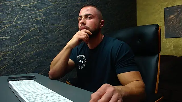 Snapshot of HayesWood chatting on November 4, 2025, 5:44 am HayesWood online show from November 4, 2025, 5:44 am