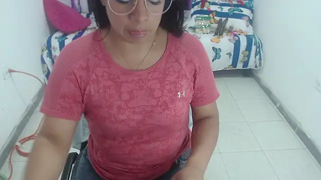 Alanafire online show from December 2, 2025, 3:58 pm