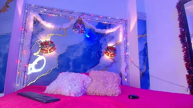 Snapshot of Girls_from_medellin chatting on December 3, 2025, 3:18 am Girls from medellin online show from December 3, 2025, 3:18 am