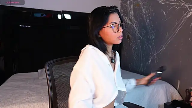 Snapshot of LilithLuxorr chatting on November 24, 2025, 1:00 pm LilithLuxorr online show from November 24, 2025, 1:00 pm