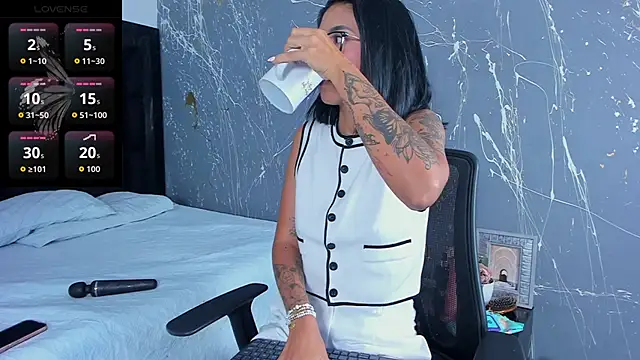 Snapshot of LilithLuxorr chatting on November 13, 2025, 12:42 pm LilithLuxorr online show from November 13, 2025, 12:42 pm