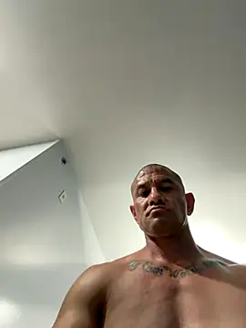 HighonTee online show from October 28, 2025, 7:02 pm