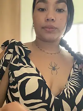 Snapshot of Vickybon chatting on December 4, 2025, 7:35 pm Vickybon online show from December 4, 2025, 7:35 pm