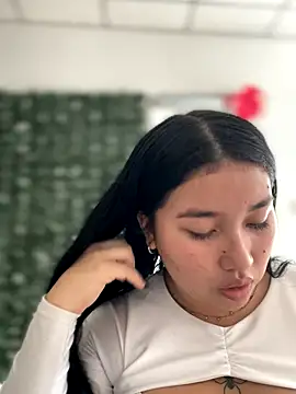 Snapshot of Vickybon chatting on November 19, 2025, 7:25 pm Vickybon online show from November 19, 2025, 7:25 pm