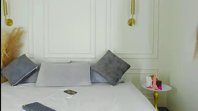 Snapshot of imVictoria_ chatting on December 4, 2025, 9:47 pm imVictoria online show from December 4, 2025, 9:47 pm