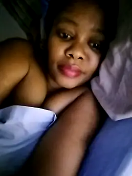 Fancy-Face26 online show from November 18, 2025, 10:24 pm