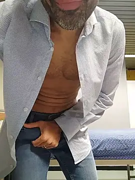 panco pillo online show from December 17, 2025, 6:13 pm