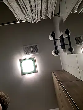 Snapshot of pleasser85 chatting on November 2, 2025, 8:41 am pleasser85 online show from November 2, 2025, 8:41 am