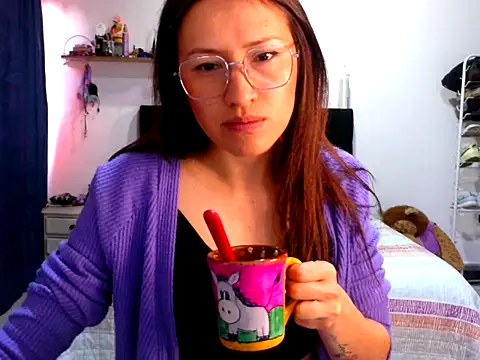 KendallTwisTx online show from November 7, 2025, 9:08 pm