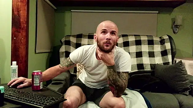 Snapshot of mrlicksalot3 chatting on November 15, 2025, 2:04 am mrlicksalot3 online show from November 15, 2025, 2:04 am