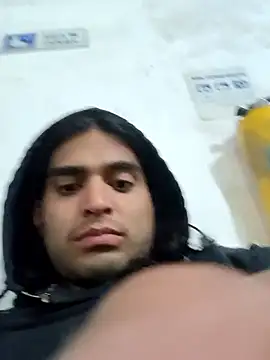 Snapshot of yuhenthr chatting on November 1, 2025, 4:41 am yuhenthr online show from November 1, 2025, 4:41 am