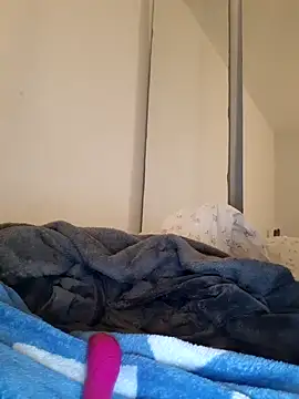 GrotesqueEnergy3 online show from November 3, 2025, 10:24 pm