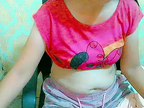 Snapshot of nhicole4u chatting on October 31, 2025, 12:46 pm nhicole4u online show from October 31, 2025, 12:46 pm