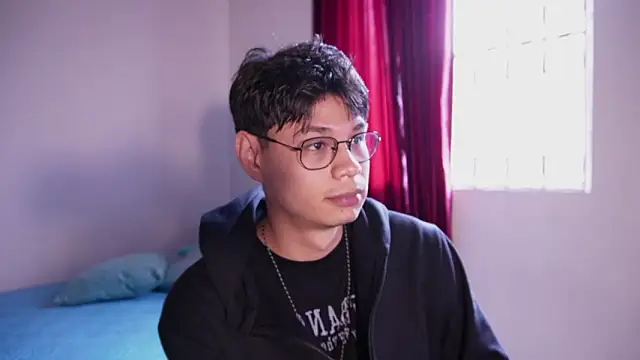 estmonnn online show from February 3, 2026, 10:04 pm