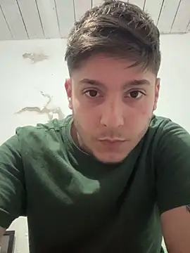 Snapshot of Elvergggg44 chatting on October 29, 2025, 6:34 am Elvergggg44 online show from October 29, 2025, 6:34 am