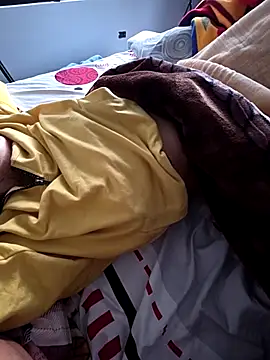 Roomhot404f online show from April 19, 2026, 11:07 pm