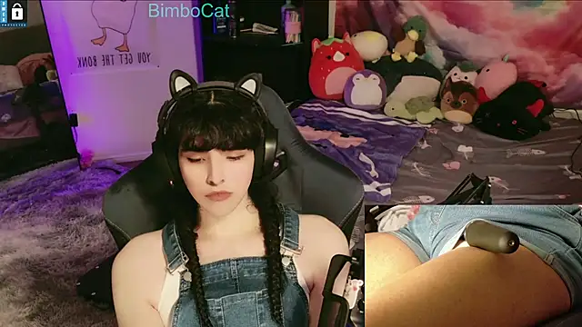 Snapshot of BimboCat chatting on December 14, 2025, 1:12 am BimboCat online show from December 14, 2025, 1:12 am