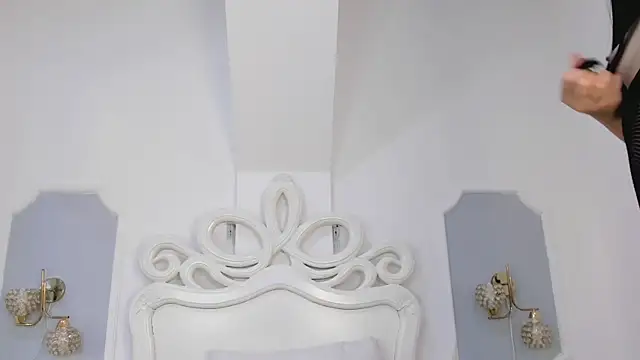 Snapshot of roxana_scott1 chatting on February 25, 2026, 3:40 am roxana scott1 online show from February 25, 2026, 3:40 am