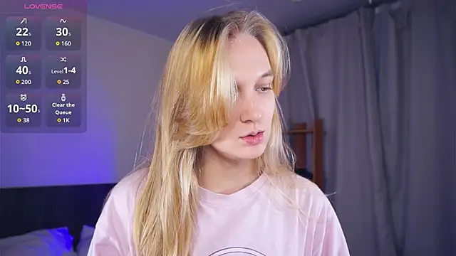 Snapshot of DierdreJacobsohn chatting on November 3, 2025, 6:07 am DierdreJacobsohn online show from November 3, 2025, 6:07 am