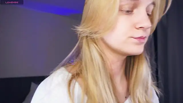 Snapshot of DierdreJacobsohn chatting on November 8, 2025, 6:06 am DierdreJacobsohn online show from November 8, 2025, 6:06 am