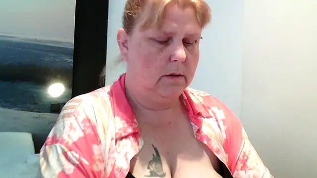 Sylviastar46 online show from May 20, 2026, 6:05 pm