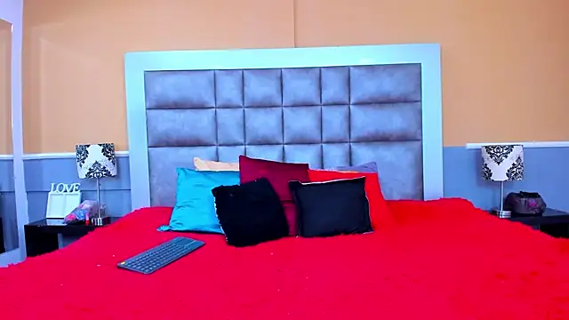 BrendaMarxhal online show from November 13, 2025, 9:19 pm