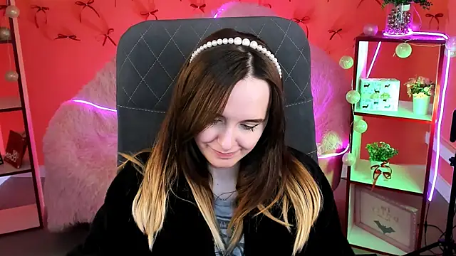 IreneBailey online show from December 3, 2025, 9:20 am