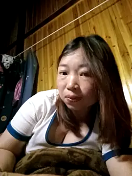 Snapshot of julybe chatting on May 3, 2026, 2:31 pm julybe online show from May 3, 2026, 2:31 pm