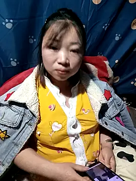 Snapshot of julybe chatting on November 26, 2025, 2:06 pm julybe online show from November 26, 2025, 2:06 pm