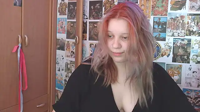 Snapshot of FoxPlayXX chatting on July 4, 2026, 5:25 am FoxPlayXX online show from July 4, 2026, 5:25 am