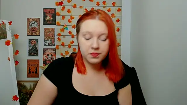 Snapshot of FoxPlayXX chatting on November 1, 2025, 8:14 pm FoxPlayXX online show from November 1, 2025, 8:14 pm