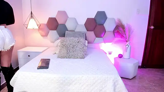 HannaaWells online show from January 15, 2026, 6:00 pm