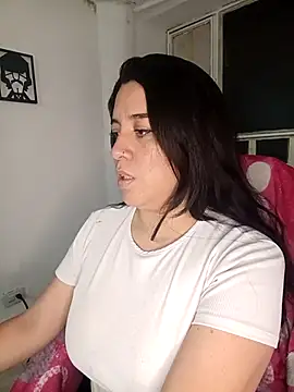 Snapshot of alanna_sweett00 chatting on November 22, 2025, 2:05 pm alanna sweett00 online show from November 22, 2025, 2:05 pm