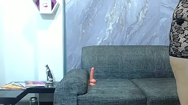 honeyalicee online show from October 29, 2025, 2:49 pm