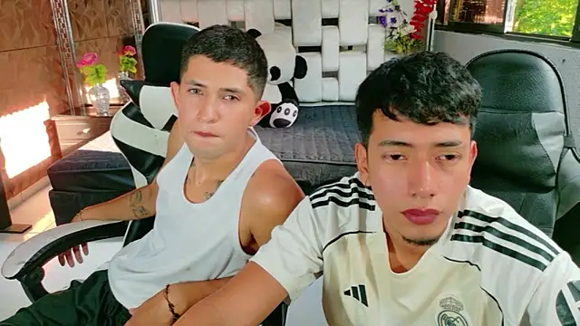 darwinandbrayann online show from November 7, 2025, 9:08 pm