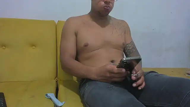 LucassFoster online show from April 14, 2026, 3:55 am