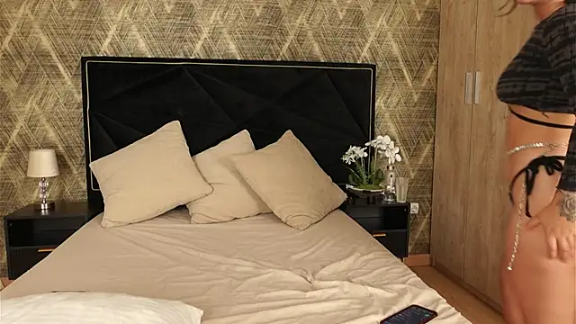 Snapshot of ZoeBella chatting on November 2, 2025, 1:16 pm ZoeBella online show from November 2, 2025, 1:16 pm